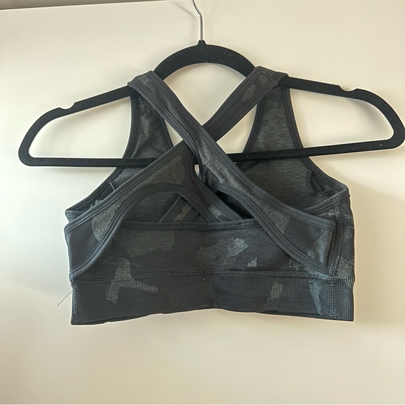 Gymshark Adapt camo seamless sports bra - Picture 2 of 5